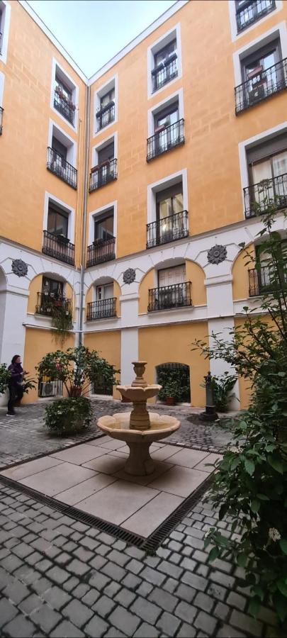 Hostal Andrea Sol Madrid Exterior photo