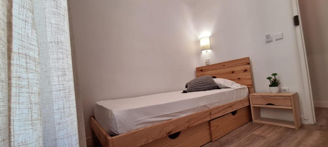 Hostal Andrea Sol Madrid Exterior photo
