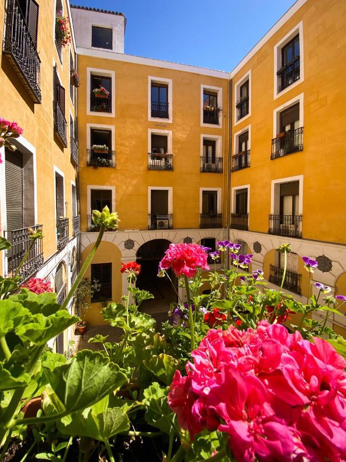 Hostal Andrea Sol Madrid Exterior photo