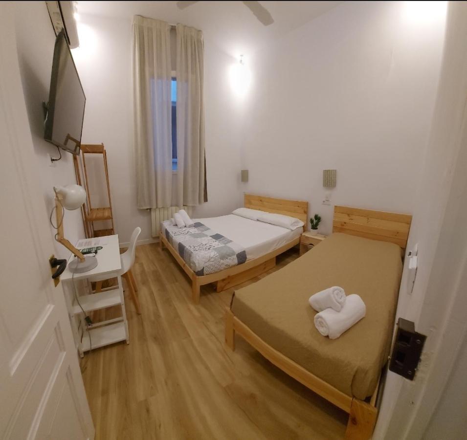 Hostal Andrea Sol Madrid Exterior photo