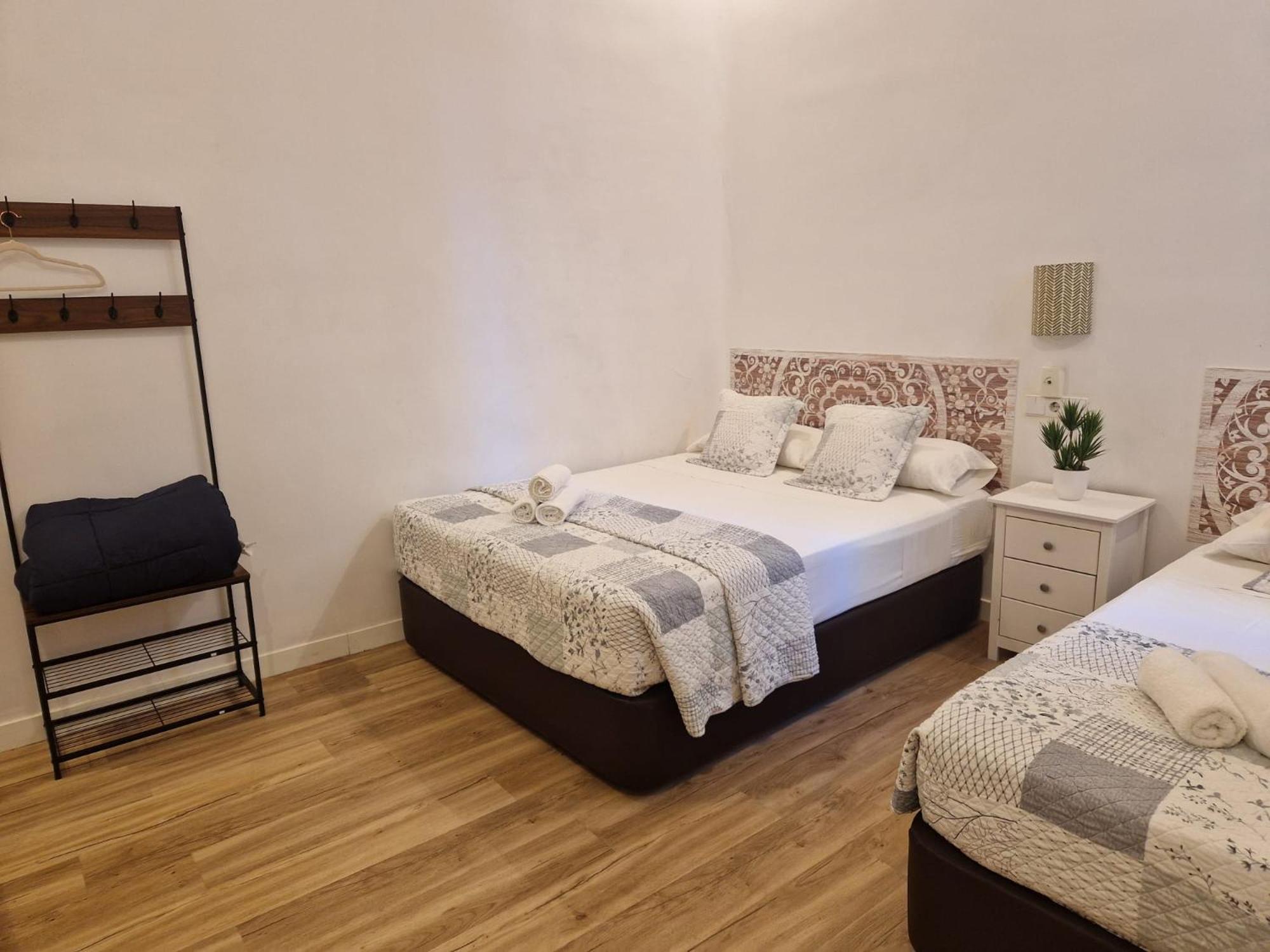 Hostal Andrea Sol Madrid Exterior photo